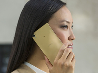 索尼全球首款4K屏手機(jī)售價(jià)公布 選它還是iPhone 6s？