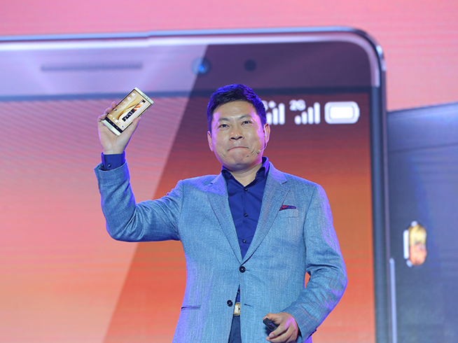 科客晚報 HTC截?fù)羧A為代工Nexus，iPhone被曝新漏洞