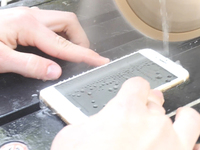 大寫(xiě)的服！居然用切割機(jī)DIY最個(gè)性的iPhone 6s