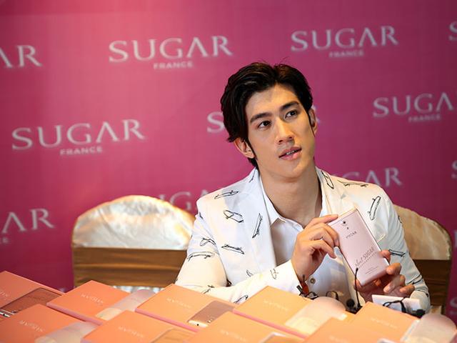 又見(jiàn)明星代言，SUGAR糖果時(shí)尚手機(jī)推新品F7