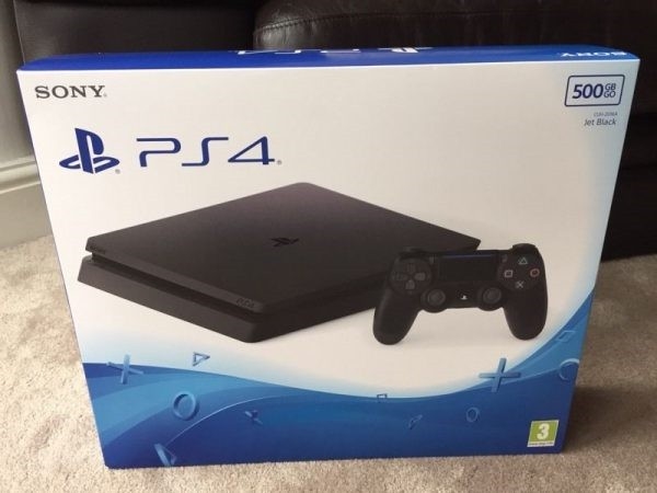 PS4 Slim真機(jī)曝光：外形真的很簡(jiǎn)陋