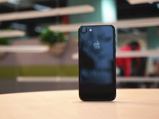 iPhone 7現(xiàn)在很好買了，除了亮黑色……