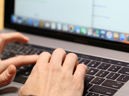 科客晚報：新MacBook Pro賣得好 一加3T確認發布 