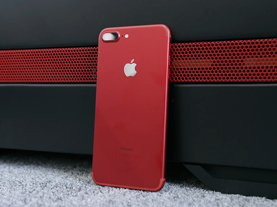 蘋(píng)果見(jiàn)紅了！紅色特別版iPhone 7 Plus開(kāi)箱