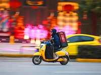 官方態度曖昧 順豐是要收購百度外賣？
