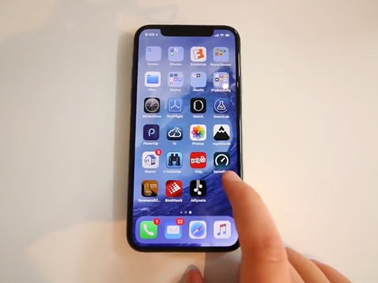 專業(yè)坑爹！女兒公布iPhone X測試機上手視頻：蘋果工程師被炒