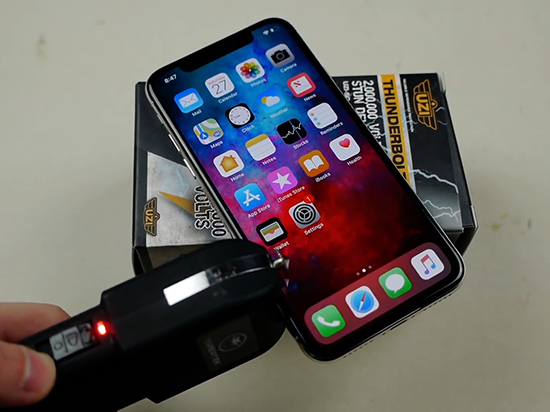 最強(qiáng)無線充電測(cè)試：電擊的iPhone X真的能被充電嗎？