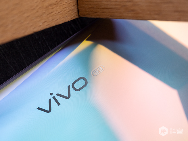vivo X30 Pro上手玩：全焦段四攝放肆拍 超級(jí)月亮效果贊