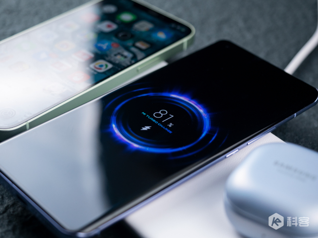 3設備同時充電超方便！小米多線圈無線快充板上手初體驗