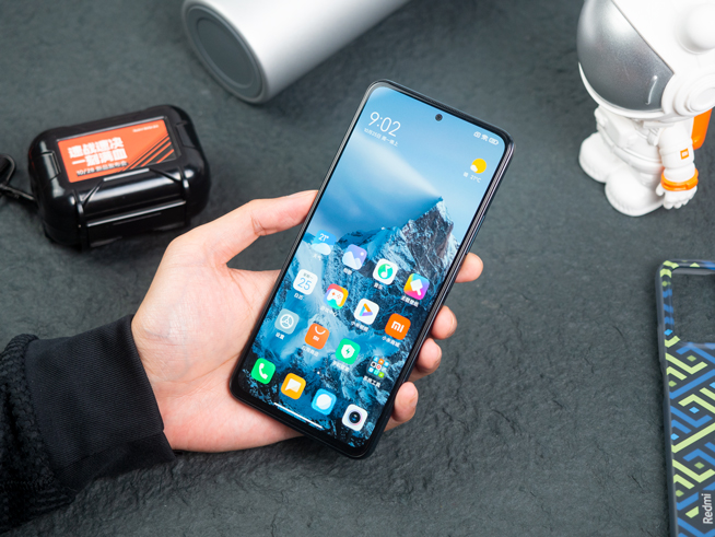 120W秒充精準(zhǔn)拿捏對手！Redmi Note 11 Pro+上手體驗
