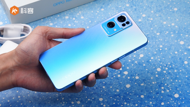 OPPO Reno7 Pro上手體驗：前后拍攝都了得！爆款秘訣全靠設計？
