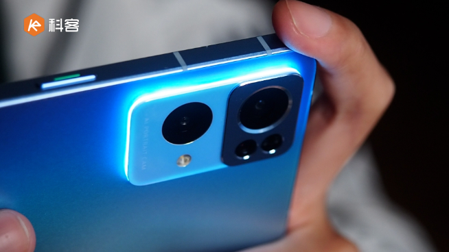 OPPO Reno7 Pro上手體驗：前后拍攝都了得！爆款秘訣全靠設計？