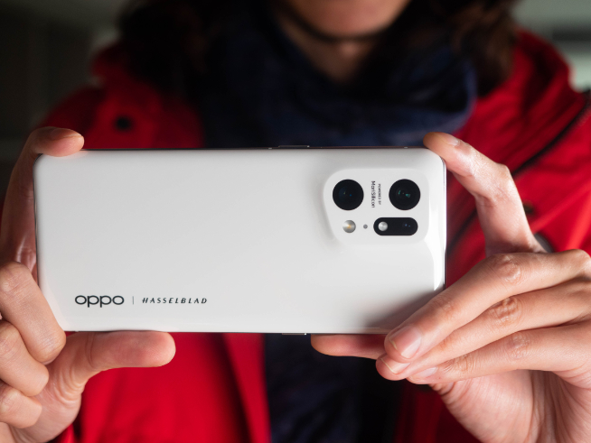 OPPO Find X5 Pro上手：白瓷質感絕了！馬里亞納X到底如何？