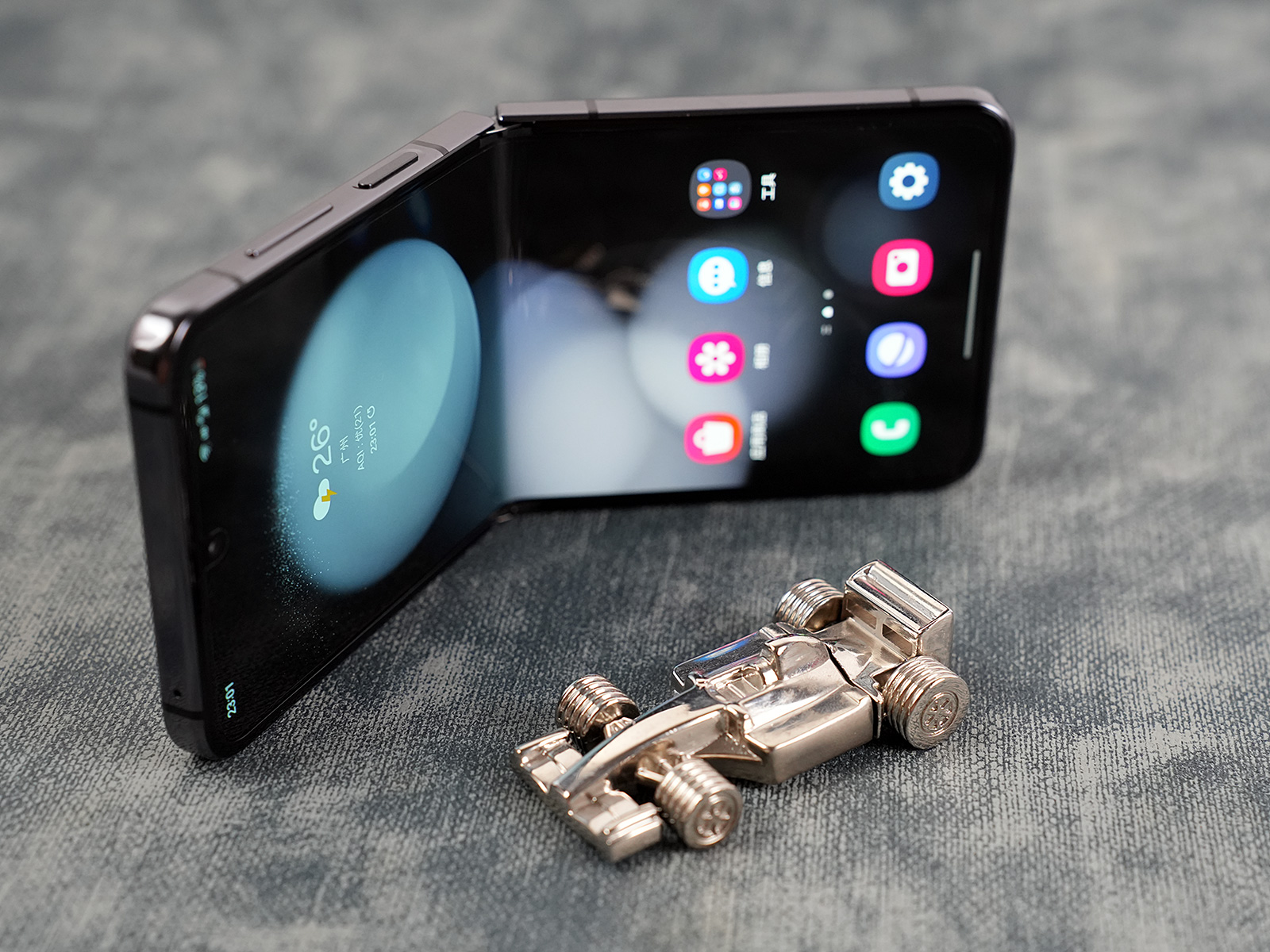解鎖小折疊新魅力！三星Galaxy Z Flip5評測，主力機就現在