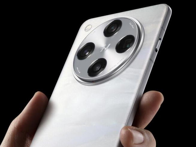 1:1對(duì)標(biāo)iPhone 16 Pro？OPPO Find X8系列亮相